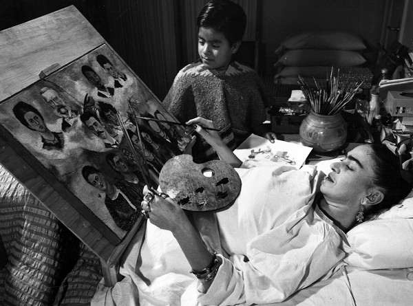 Frida Kahlo: Ζωγραφίζοντας με την δύναμη της θέλησης | Presspop